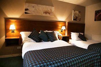 Wild Boar Hotel Beeston  Bagian luar foto