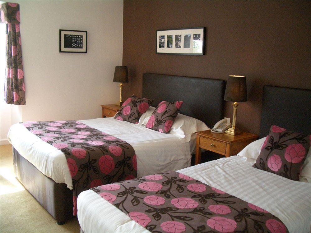 Wild Boar Hotel Beeston  Bagian luar foto