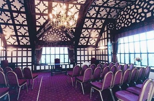 Wild Boar Hotel Beeston  Bagian luar foto